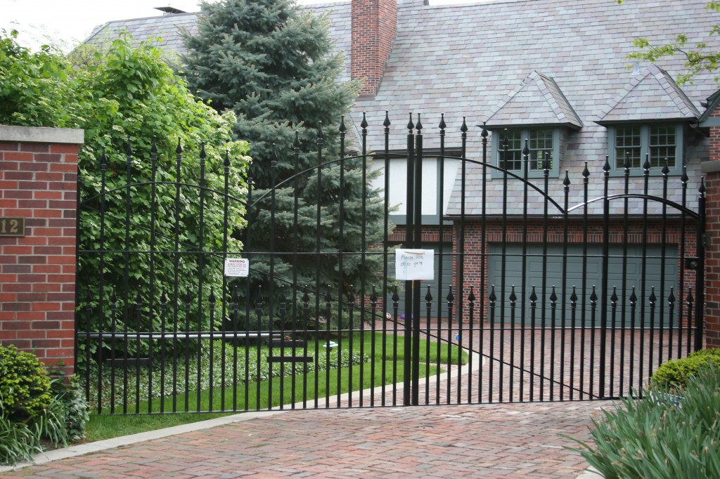 AmeriFence Corporation Madison, Wisconsin - Custom Gates,Overscallop Estate Gate With Puppy Accent