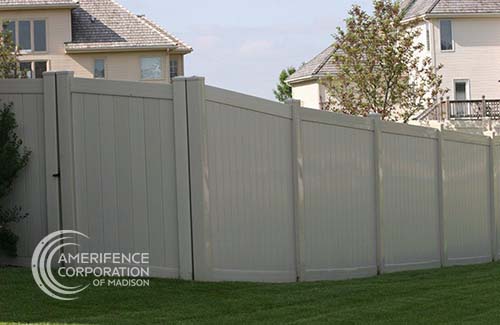 Madison Fence Contractor commercial privacy board on board shadow box picket alternating staggered wood vinyl bufftech enduris plygem bufftech barrett tan sandstone white sandstone khaki cracking chipping splitting UVB  backyard perimeter security visibility solid 