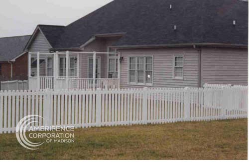 Madison Fence Contractor overscalloped arched picket plank vinyl wood cedar western red cedar alternating board on board cap red cedar white khaki chestnut sandstone tan UVB sun solid french scalloped Madison Fence Company