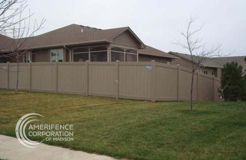 Madison Fence Company board on board shadow box picket alternating staggered wood vinyl bufftech enduris plygem bufftech barrett home depot lowes menards tan sandstone white sandstone kahki cracking chipping splitting UVB residential backyard perimeter security visibility solid Madison Fence Contractor